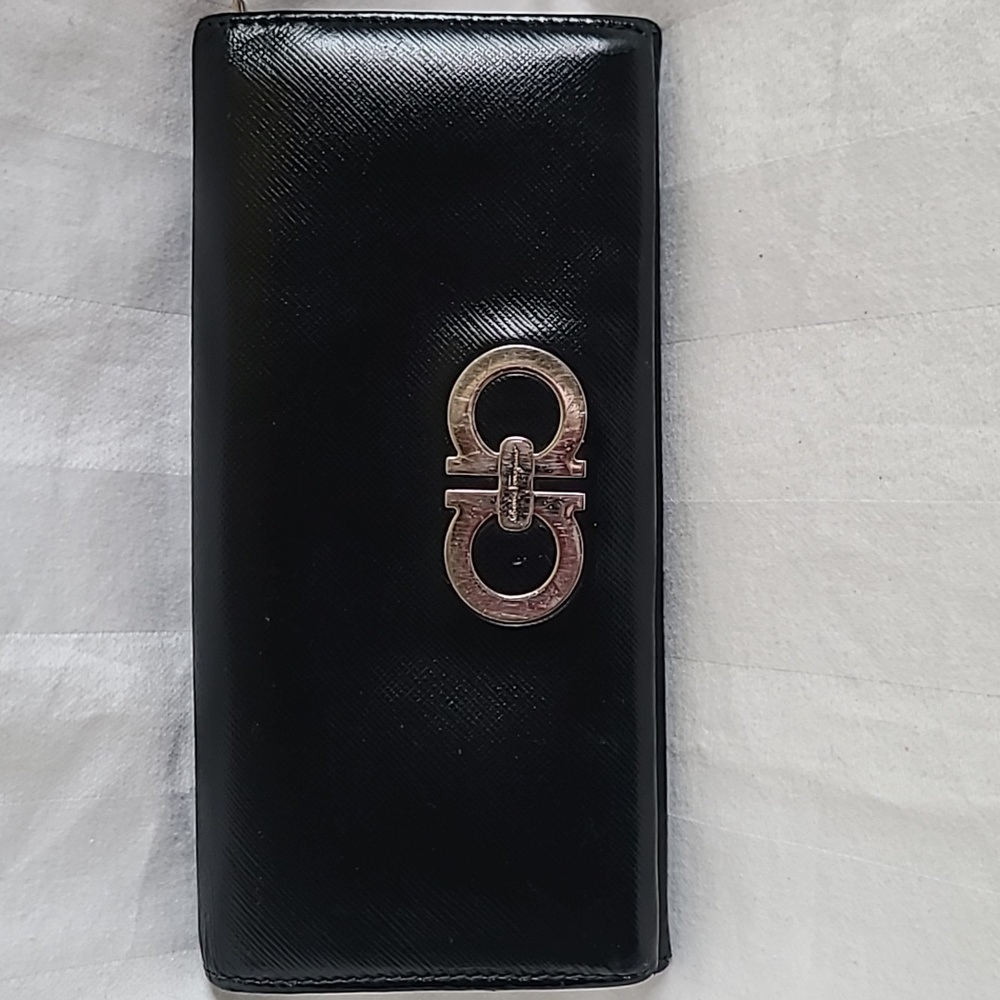 Salvatore Ferragamo Black Snap Wallet - Picture 3 of 16